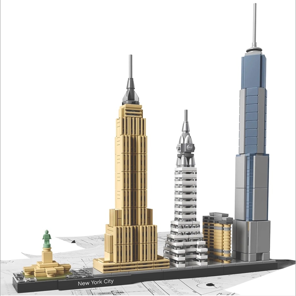 NWT LEGO NEW YORK CUTY SKYLINE LEGO SET! Perfect,never opened taped box! Fun toy
